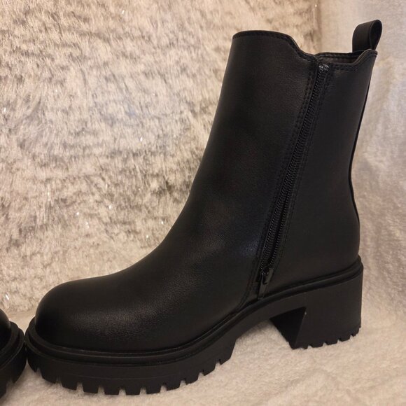 NWOT Sugar Women’s Black Abruzzi Lug Sole Zippered Ankle Boots - 7.5 - Picture 12 of 14